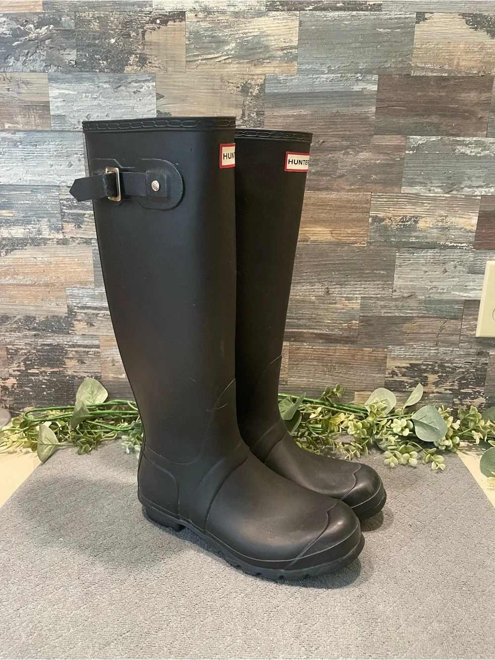 Hunter Original Tall Matte Rain Boots Size 8 Women's